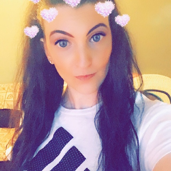 Meet your Posher, Alisha - Picture 3 of 4